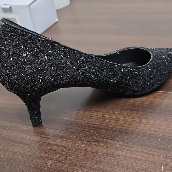 Le Chateau Size 7 Black Sequined Heels - Picture 6 of 9